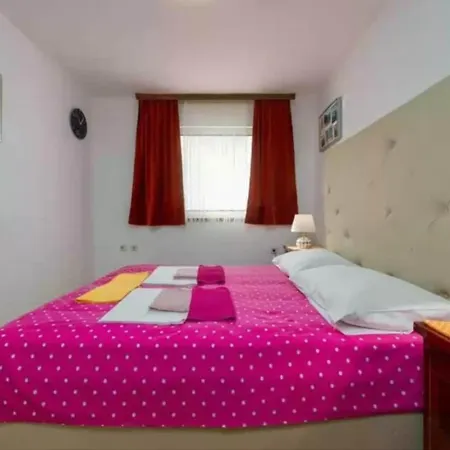 Lucija - Three Bedroom Apartamento Trogir