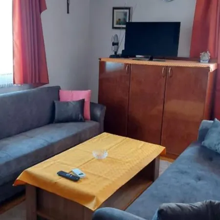 Lucija - Three Bedroom Τρογκίρ