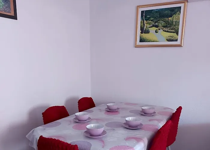 Lucija - Three Bedroom 特罗吉尔